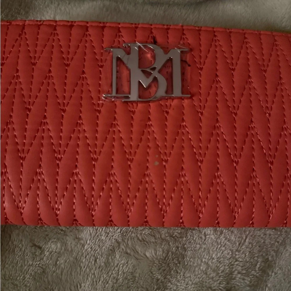 Badgley Mischka Coral Quilted Wallet - Picture 7 of 9